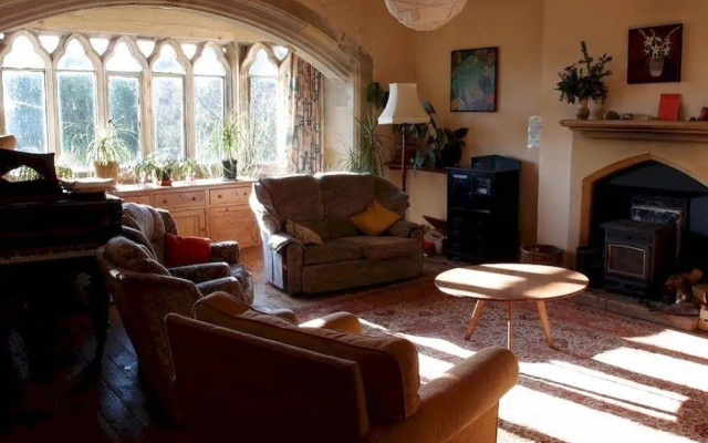 Monkton Wyld Court