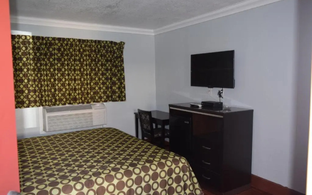 Top Hat Motel