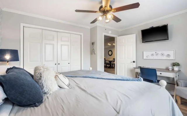 Blue Royale Retreat - Condo for 6