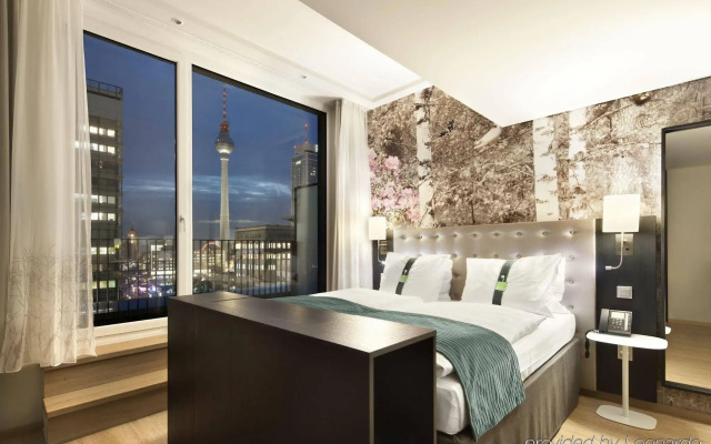Отель Premier Inn Berlin Alexanderplatz