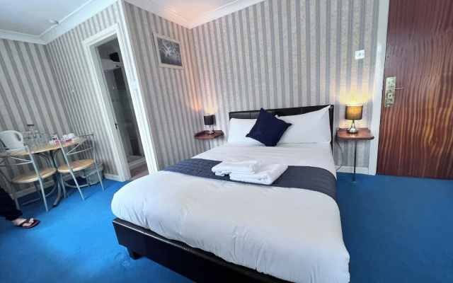 All Seasons Gatwick Guest House