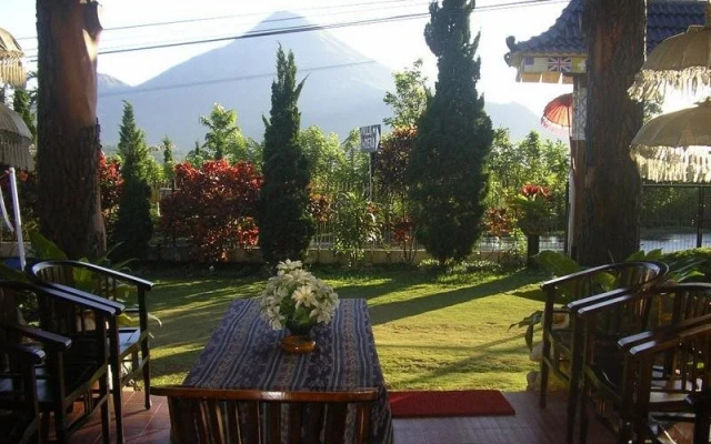 Nasta Inn Trawas