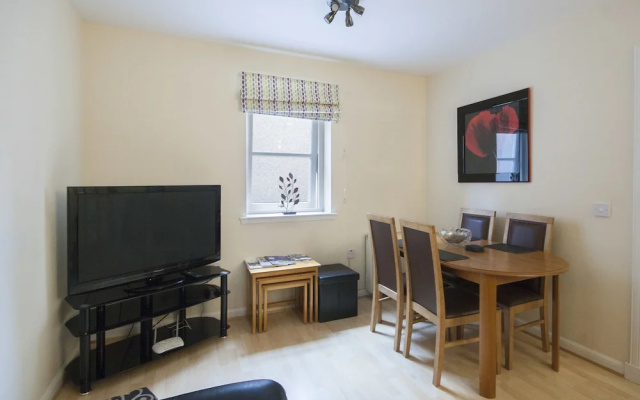 4 Varis Apartments