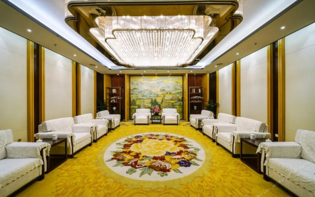 Qingshan Hotel Baotou（Yingbin Building）