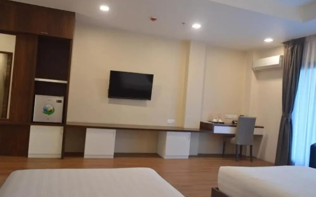 Airport Avenue Hotel