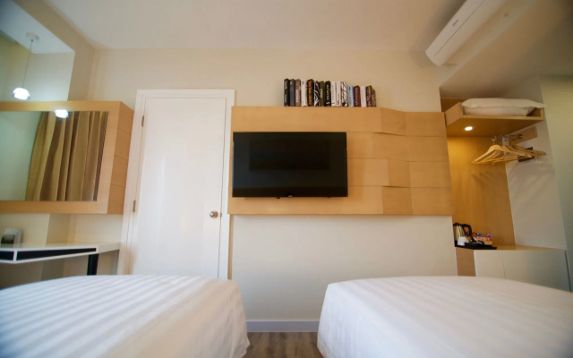 Verse Luxe Hotel Wahid Hasyim