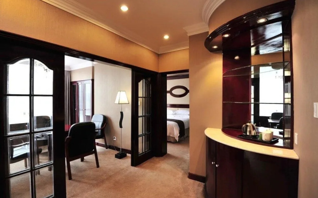 Jiande Yinyuan Hotel