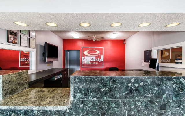 Econo Lodge Inn & Suites Huntsville University Area
