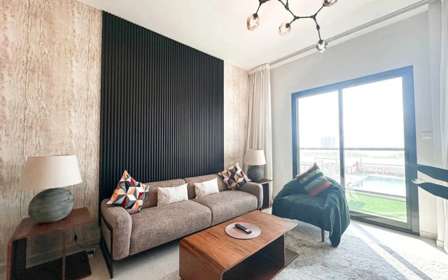 Stunning 1BR Luxury Apt with Pool View