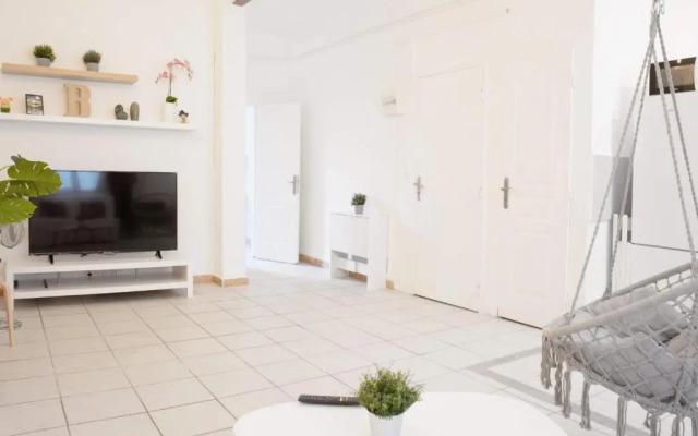 GregBnb-com - T2 Cocooning et chaise hamac -10min Gare