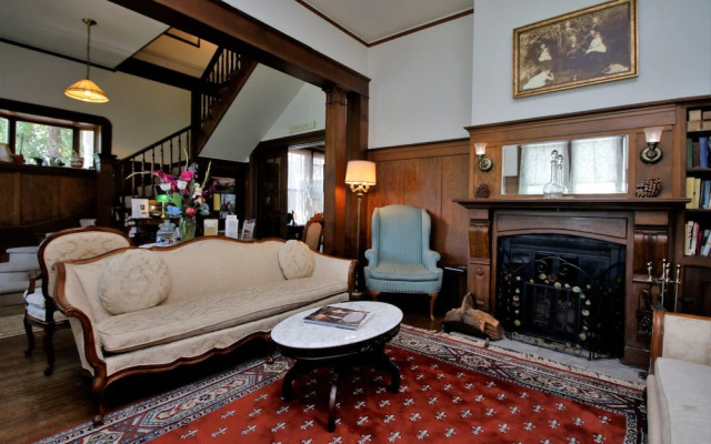 Bradford Place Inn & Gardens