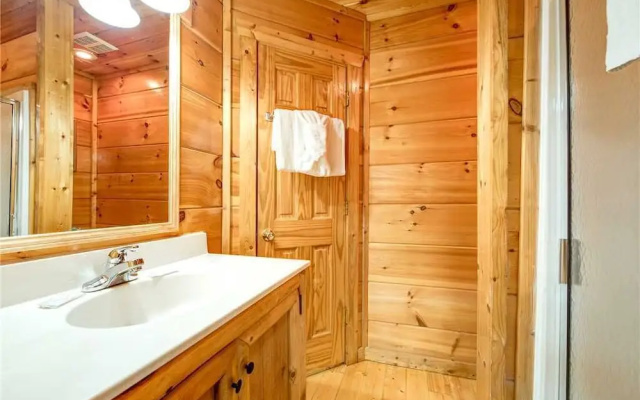 Cabin of Dreams - Three Bedroom Cabin