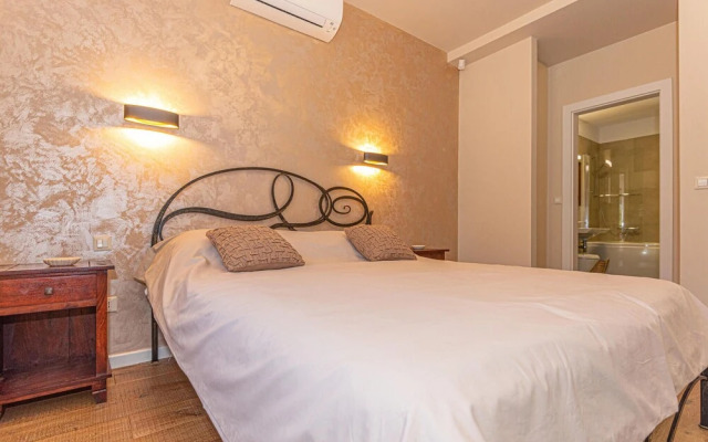 Amazing Home in Jadrija with Hot Tub, Sauna & 4 Bedrooms