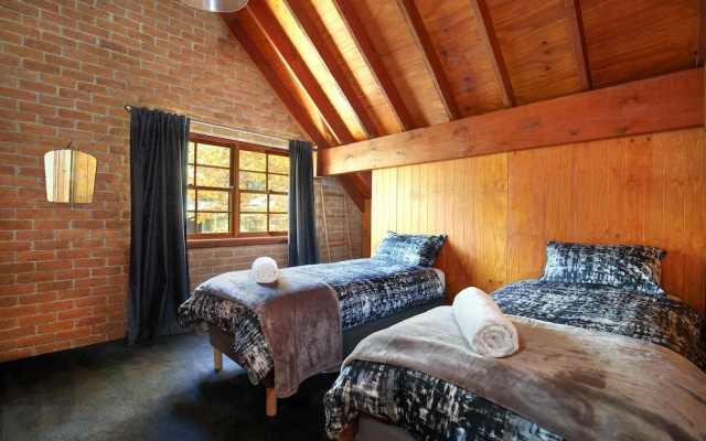Honeysett Lodge