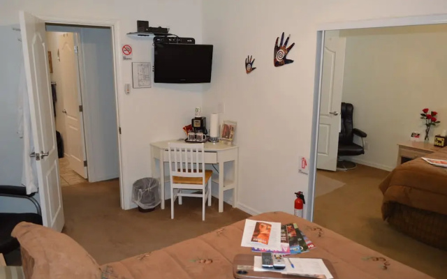 The Bear's Den B&B