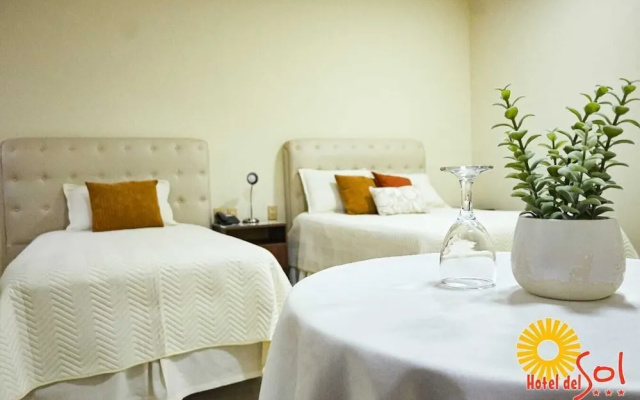 Hotel De Sol