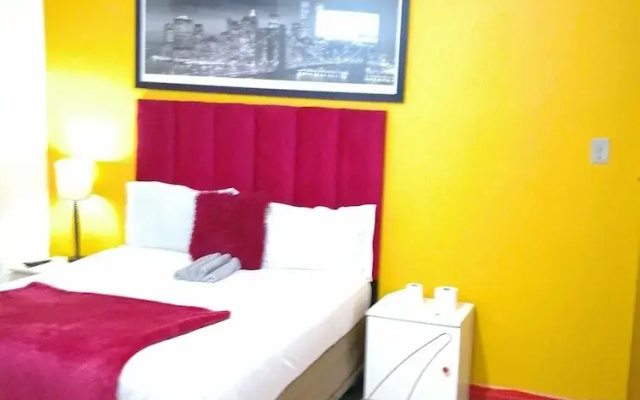 Neo & ruks guest house Boston