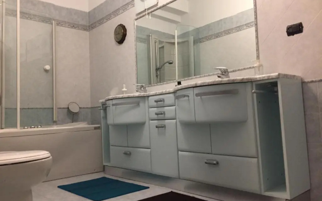 Villa 77