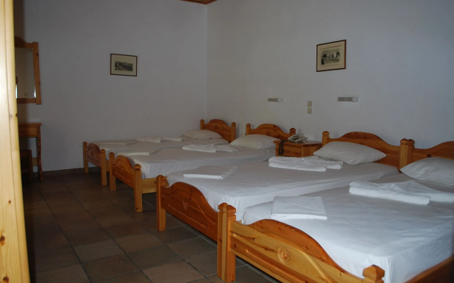 Sirocos Rooms And Studios