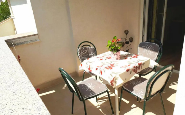 APARTMENT ANNA 350m FROM THE BEACH
