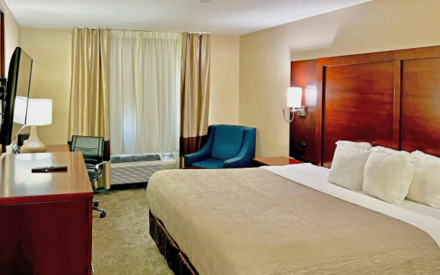 Quality Inn & Suites Green Bay - Ashwaubenon