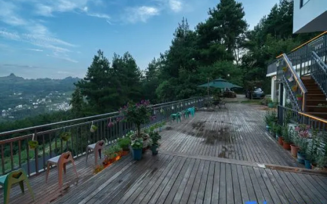Yuelanshan Zijin Holiday Homestay (Zhangjiajie National Forest Park Branch)