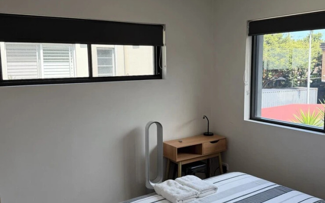 Manly 3 Bedroom Home - Upper Duplex