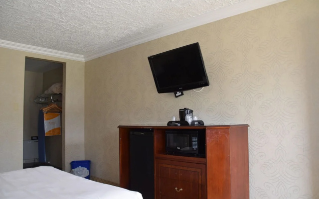 Festival Courtyard Inn