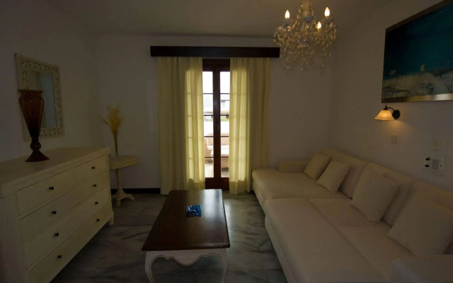 Porto Paros Hotel & Villas