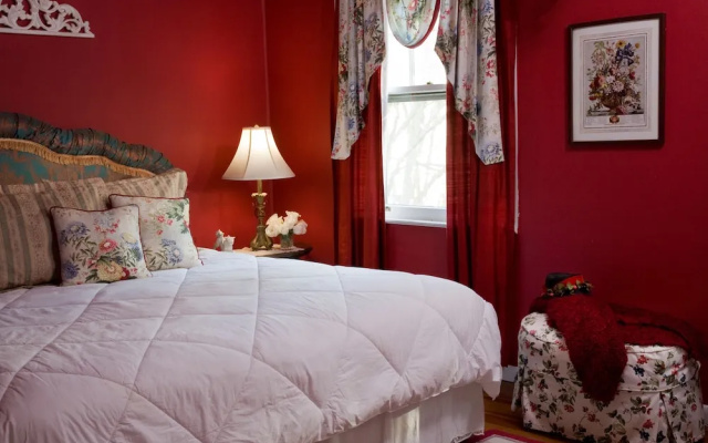 Hampton Terrace Inn