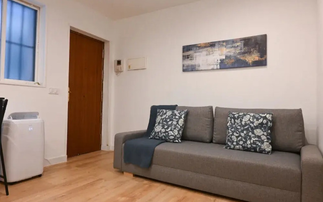 M Slo160 Lindo Estudio en Barrio Justicia