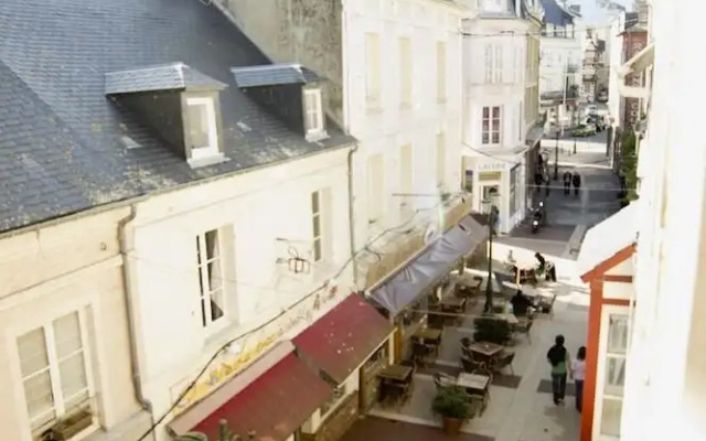 La Company Des Concierges: Rue des Bains