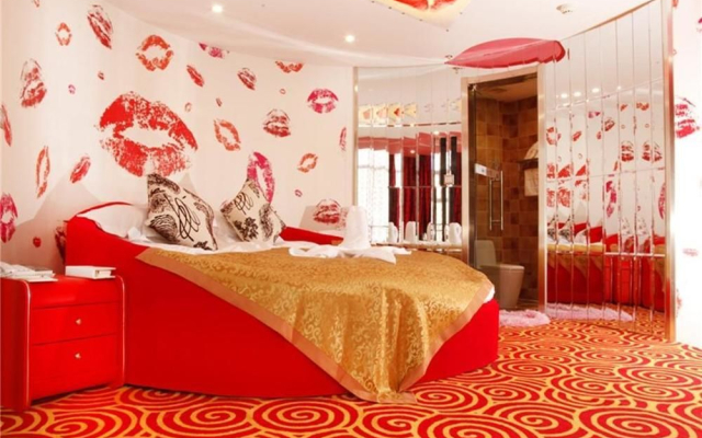 To Youth Themed Hotel