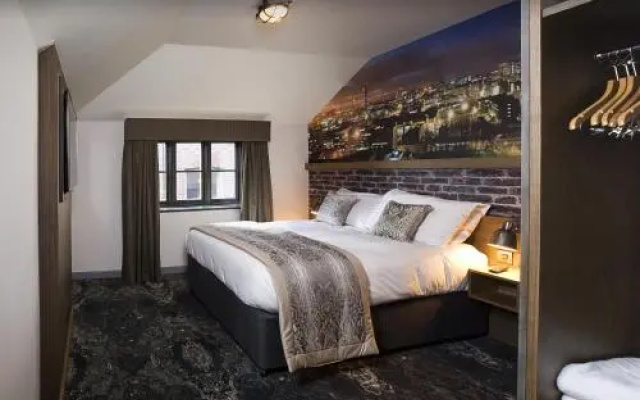 hotelImage
