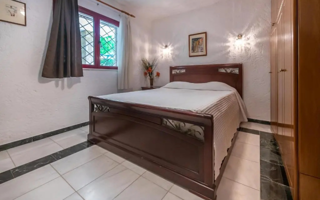 Maria Elena Villas III