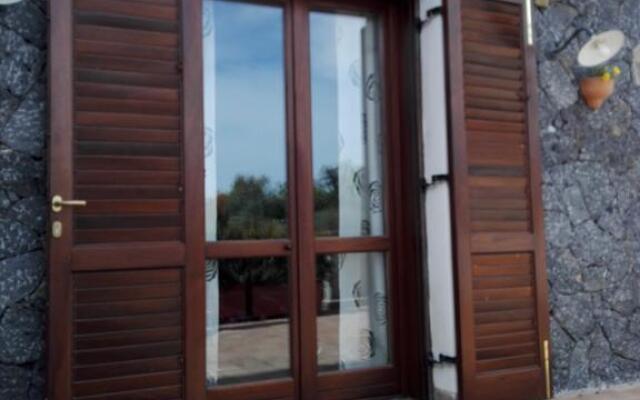 Отель Viscalori House Виагранде вид на фасад