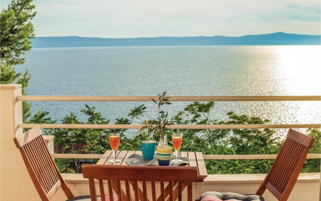 Nice Home in Zivogosce With Wifi and 2 Bedrooms