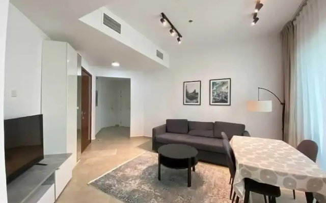 Sophisticated Living 2BR Gem in dxb gate