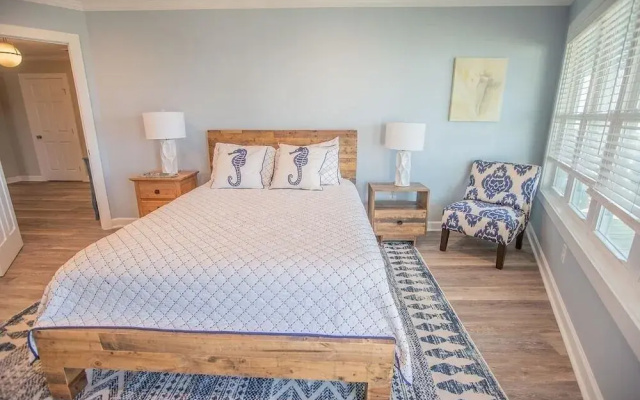 Three Girls 5 Bedroom Home by RedAwning