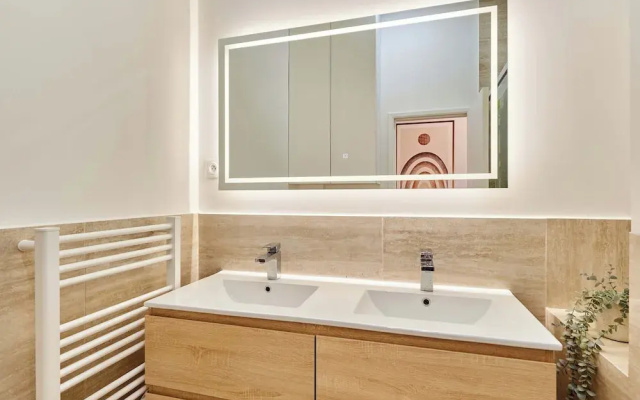 Elegant Apartment With Buttes-chaumont Park