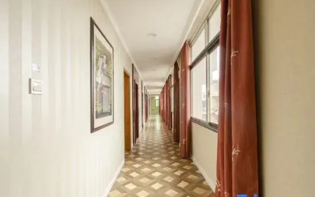 Yi County Daohuaxiang Hotel