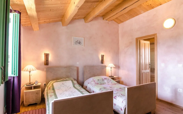 House Ulika - Freshly Renovated, Unique & Rural Style
