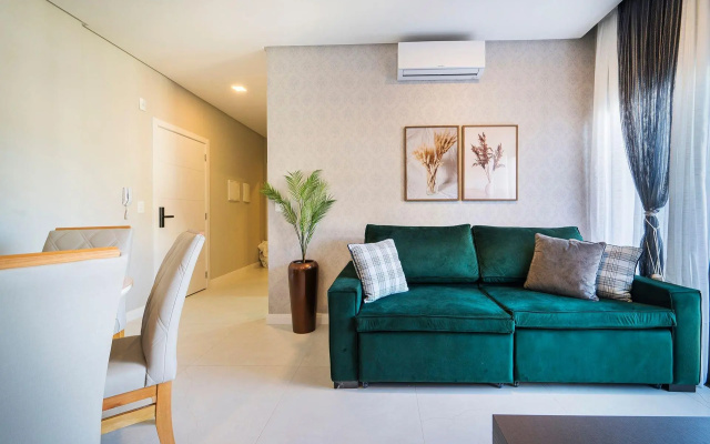 Aluguel Apartamento 2 Suítes Com Piscina Bombinhas