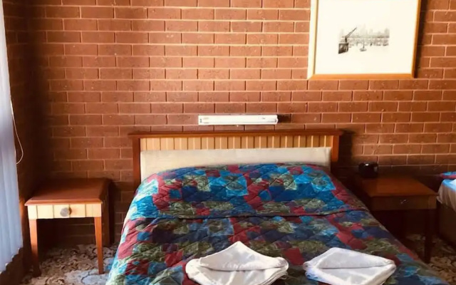 Federal Motel