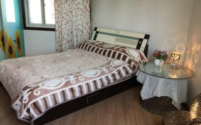 Kunming Harbor Home Hostel