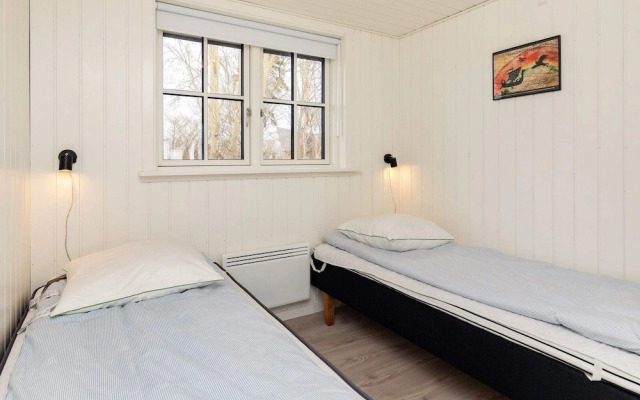 6 Person Holiday Home in Martofte