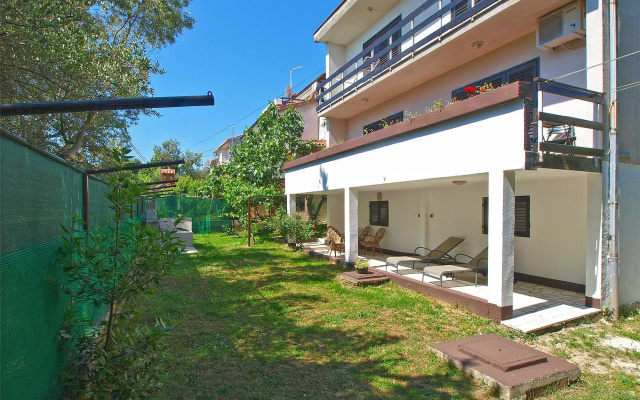 Apartment 1583