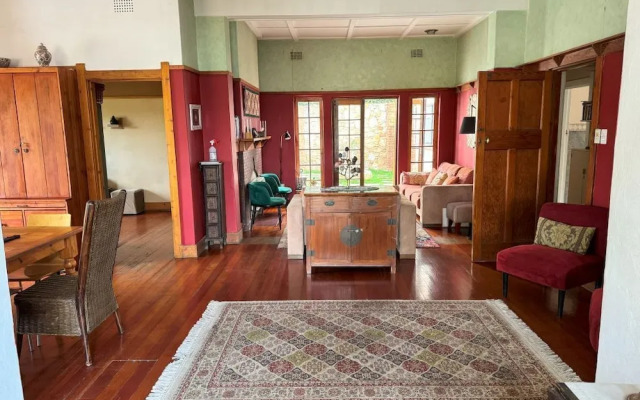 "room in B&B - Adnaan's Secret Garden: Blue Room"