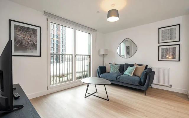 Designer Flat Near City Centre