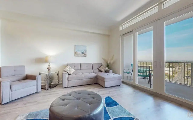 Laketown Wharf 2135